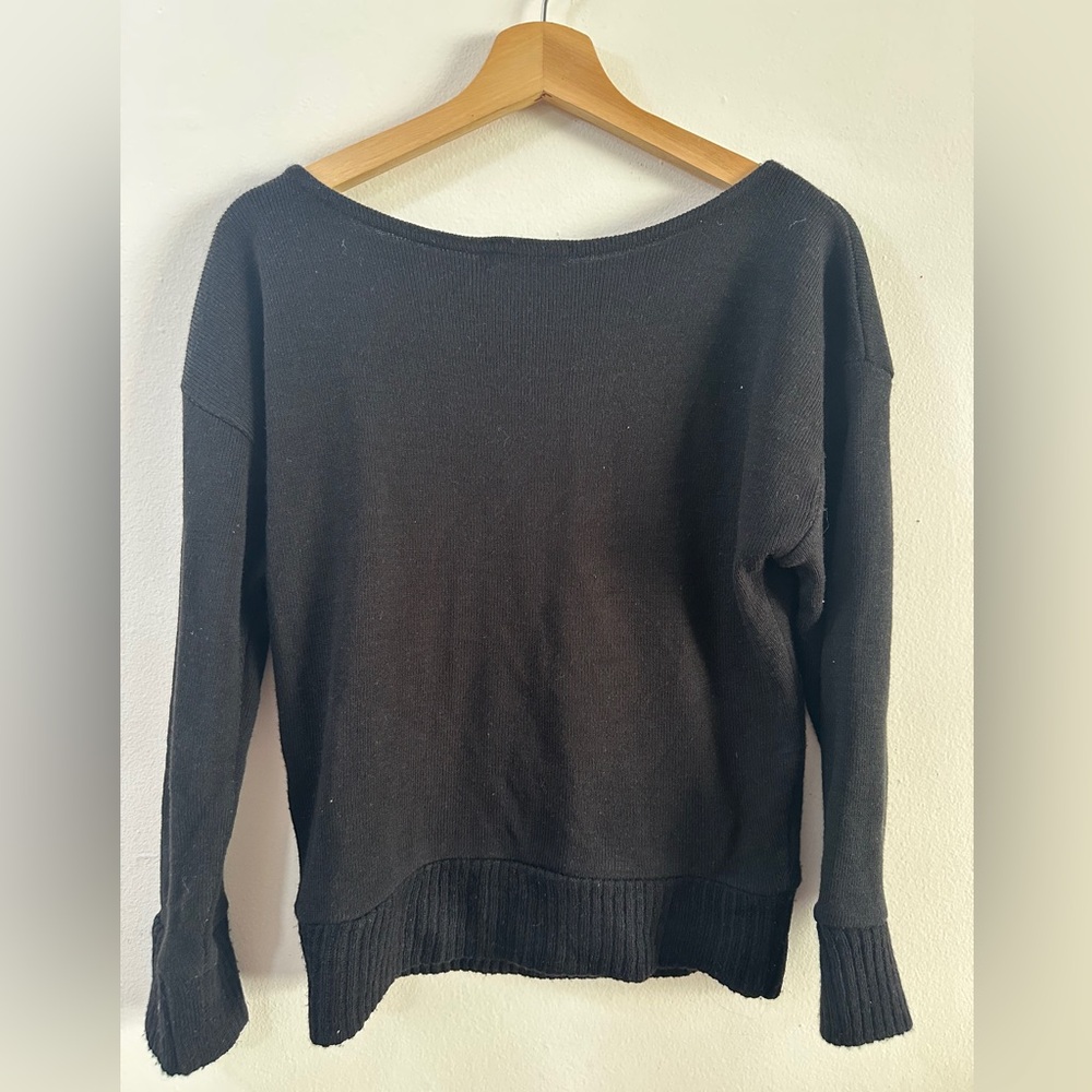 PRETTYLITTLETHING Off Shoulder Black Sweater w Knit Base Trim SIZE SMALL 2 4